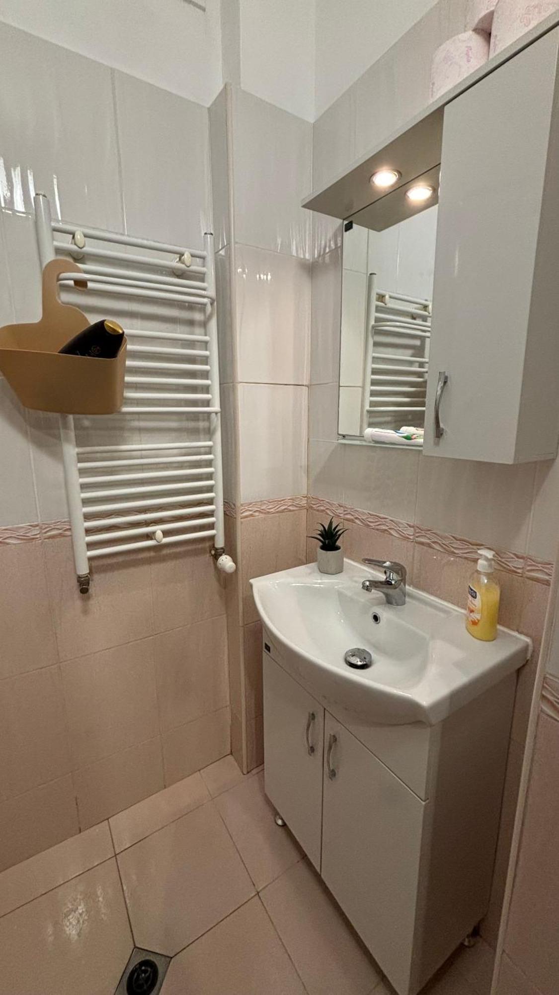 Quiet 2 Bedrooms Downtown Apart โซเฟีย ภายนอก รูปภาพ